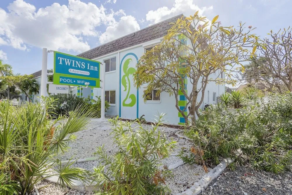 Twins Inn & Apartments