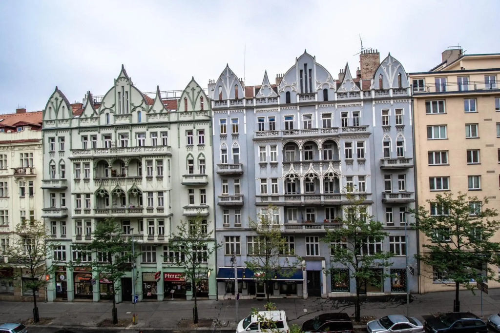 Pastel Art Deco 3BDR Ruterra Apt