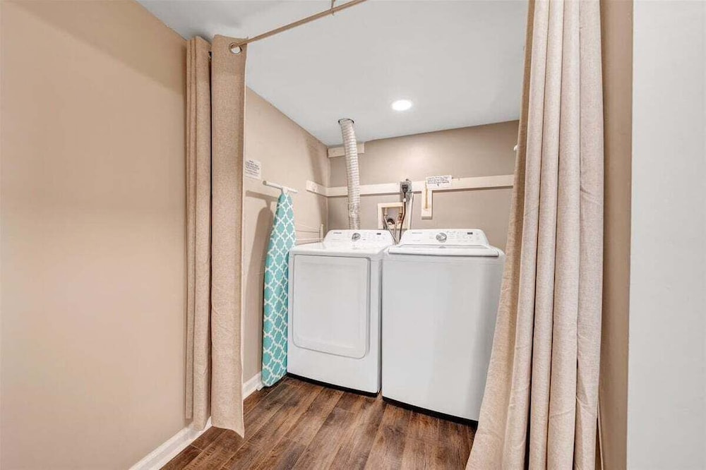 Scenic Point - Private Lakefront Home w/ Dock, Fire Pit, Outside Shower & Hot tub
