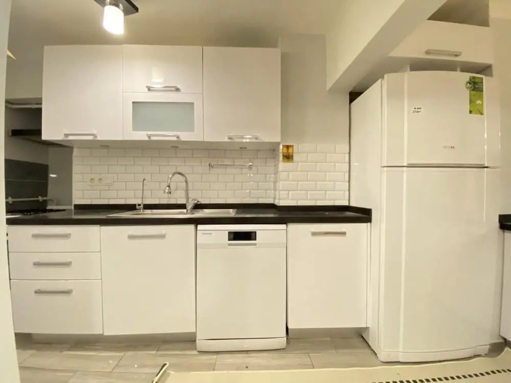 Charming and Central Flat with Balcony in Beyoglu