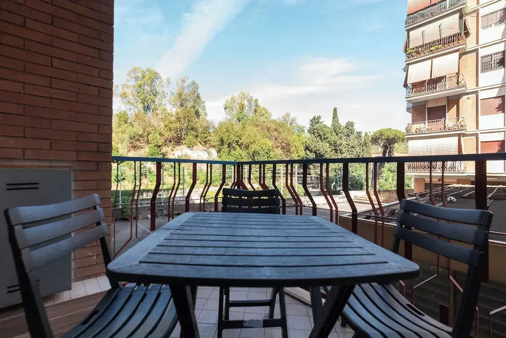 JOIVY Flat with access to central Rome