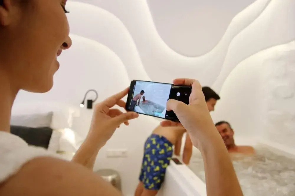 KYMA & HELIOS Deluxe Suites with Hot Tub at AmazeU Suites Naxos