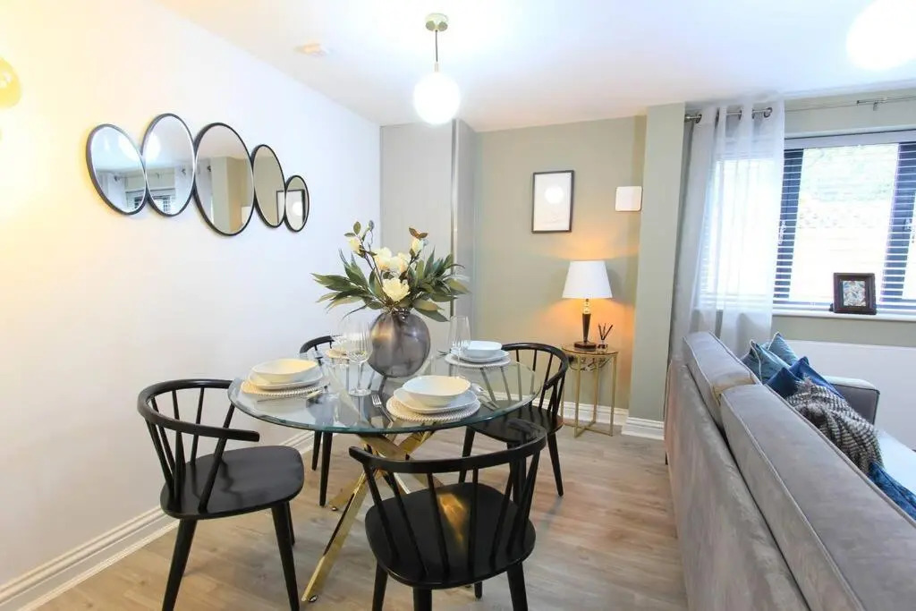 Cabot Mews Apartment 2