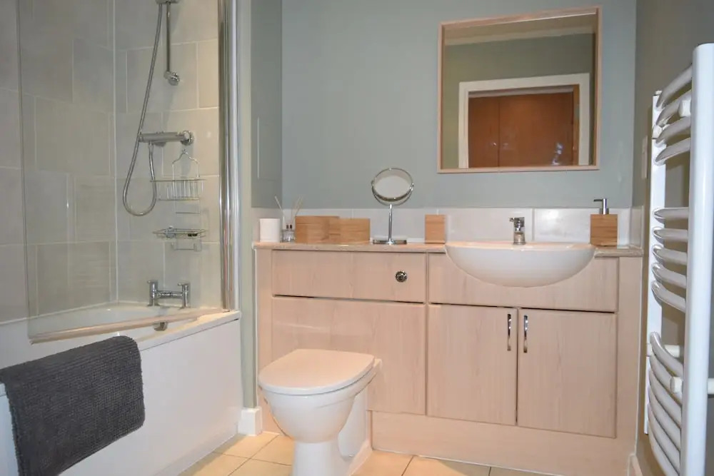 Modern 1 Bedroom Flat With Roof Terrace