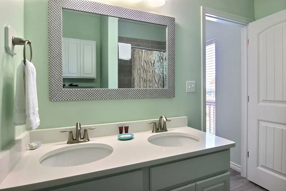 Beach Life 4 Bedrooms 4.5 Bathrooms Townhouse