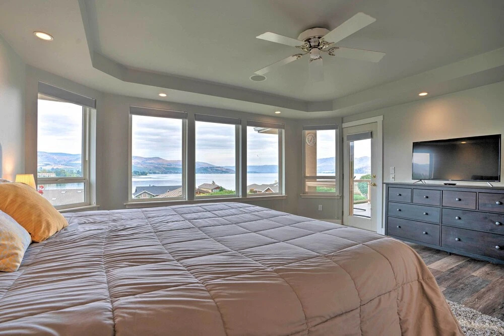 Manson Villa w/ Hot Tub ~ 1 Mi to Wineries