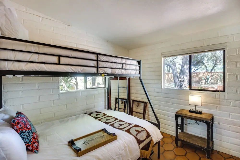 Eclectic Tucson Home 2 Mi to Saguaro National Park
