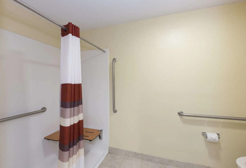 Red Roof Inn & Suites Cincinnati North-Mason