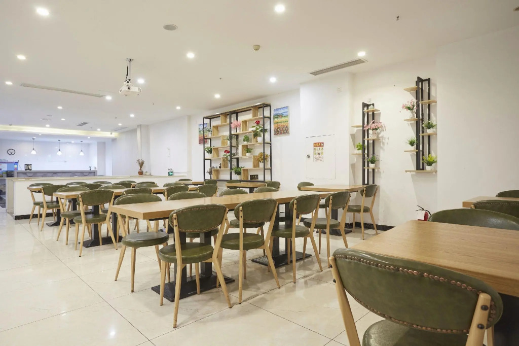 Yitel Trend (Cixi Hangzhouwan Century City)