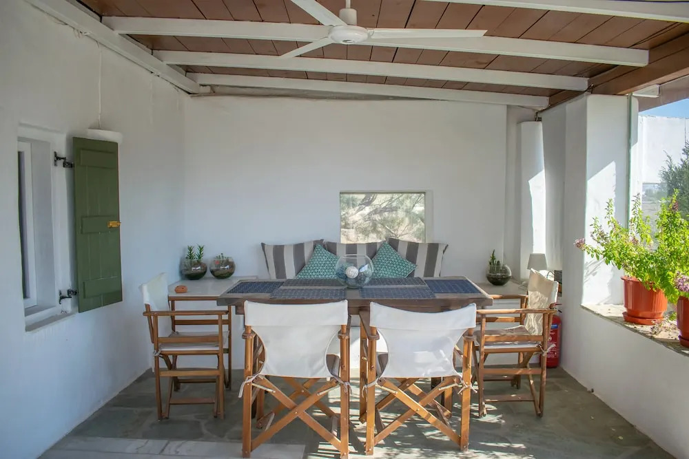 Cozy Studio for 2 Guests With 1 Child or 3 Adults - Walking Distance to Beach
