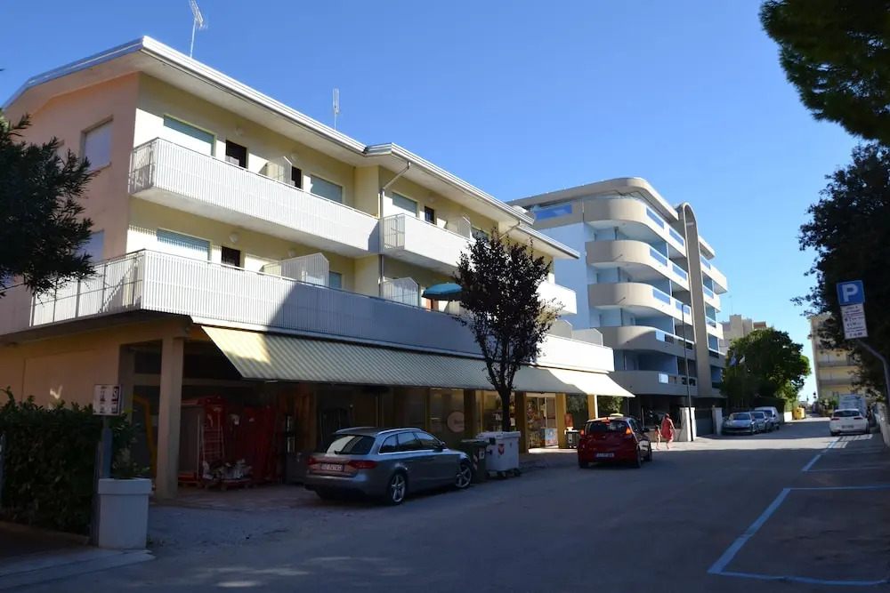 Two-bedroom Flat by the Beach