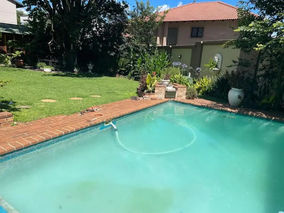 Central suburban suite in the heart of Joburg