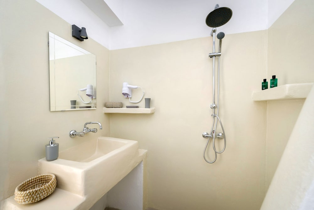 Anthelea Santorini Hotel