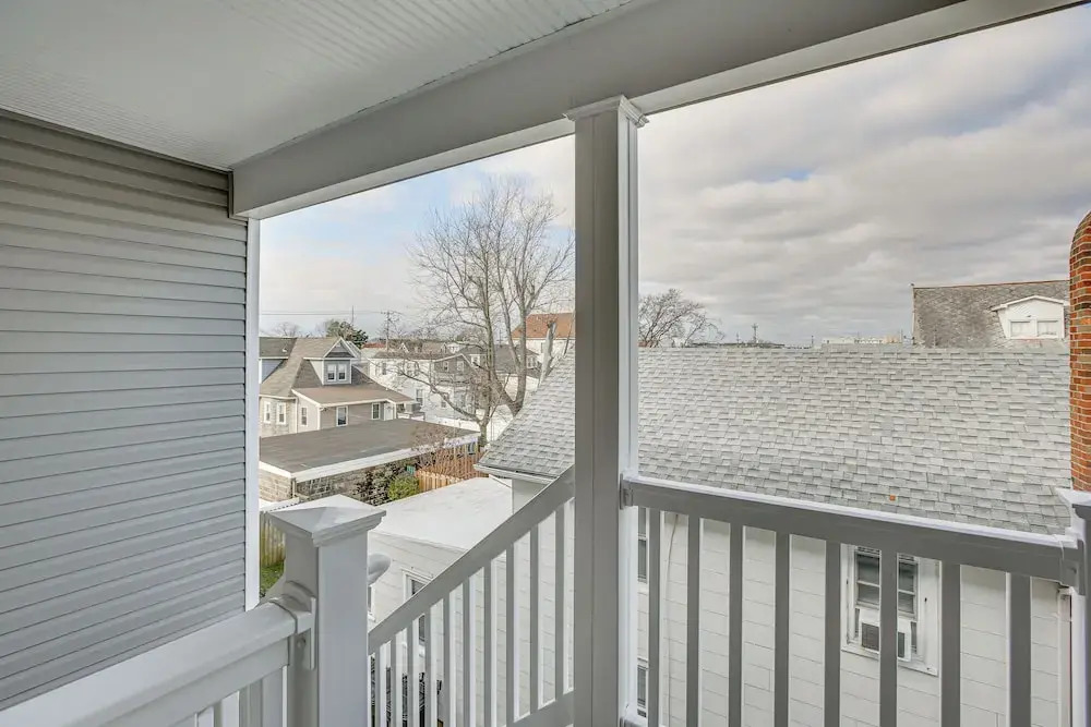 Spacious Wildwood Condo: Walk to Beach!