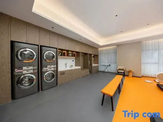 Vienna International Hotel (Chengdu Cibo City Huaxi Tianfu Hospital)