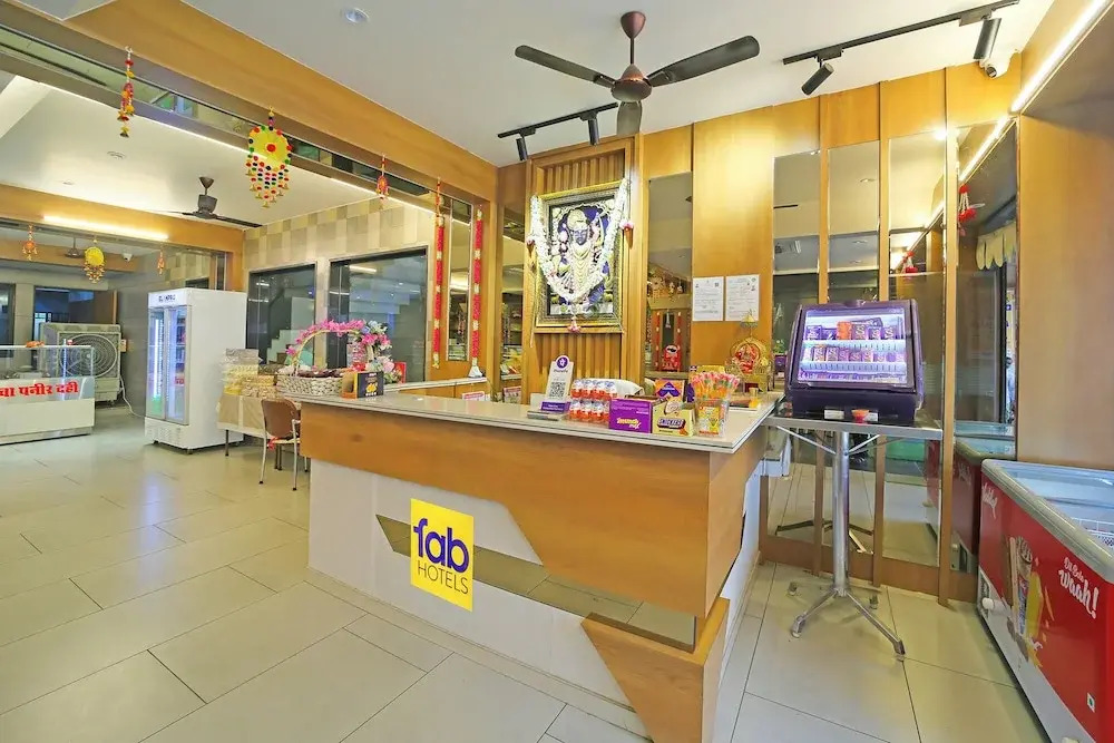 FabHotel Shri Shreeyam Stay