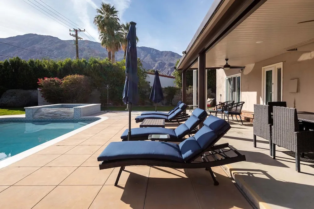 Movie Colony Oasis - Peaceful Walk to Downtown