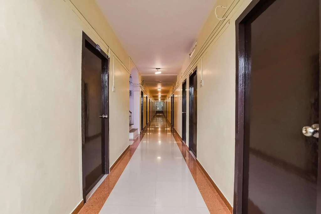 Flagship 74267 Hotel Maruthi Gandhi Park