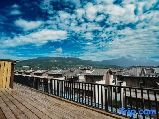 Lanxi Garden 360 ° Terrace Snow Mountain View Light Luxury Intelligent Villa