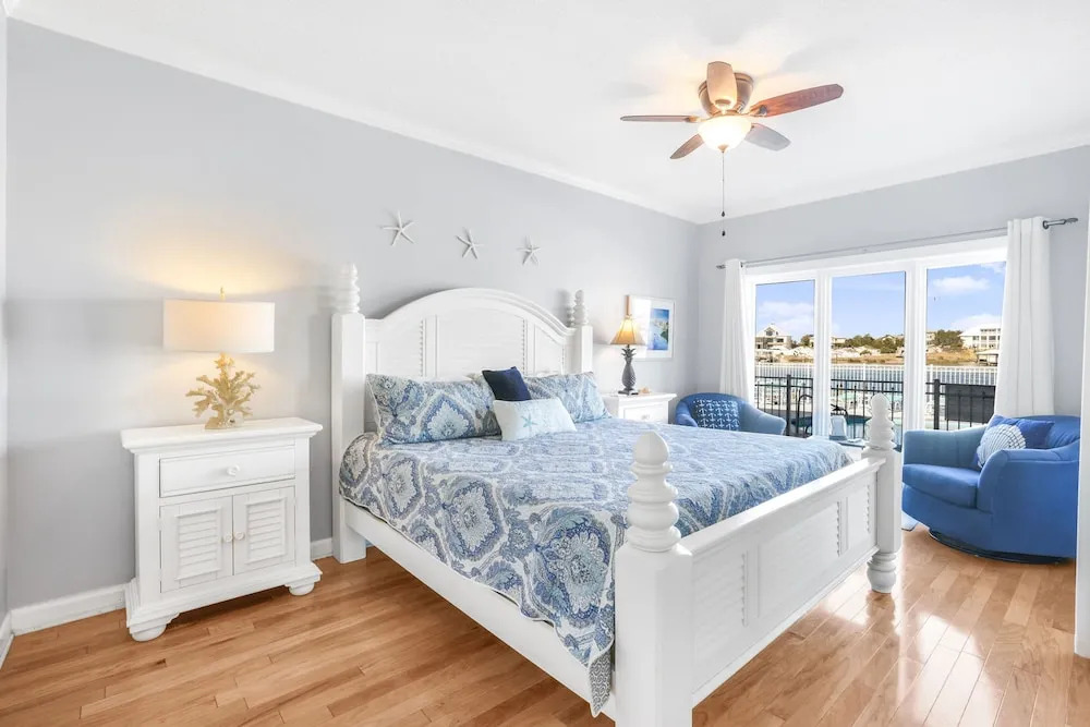 Dolphin Harbor 1B Bay Beach Access Sleeps 10 Three Bedrooms 3 Baths