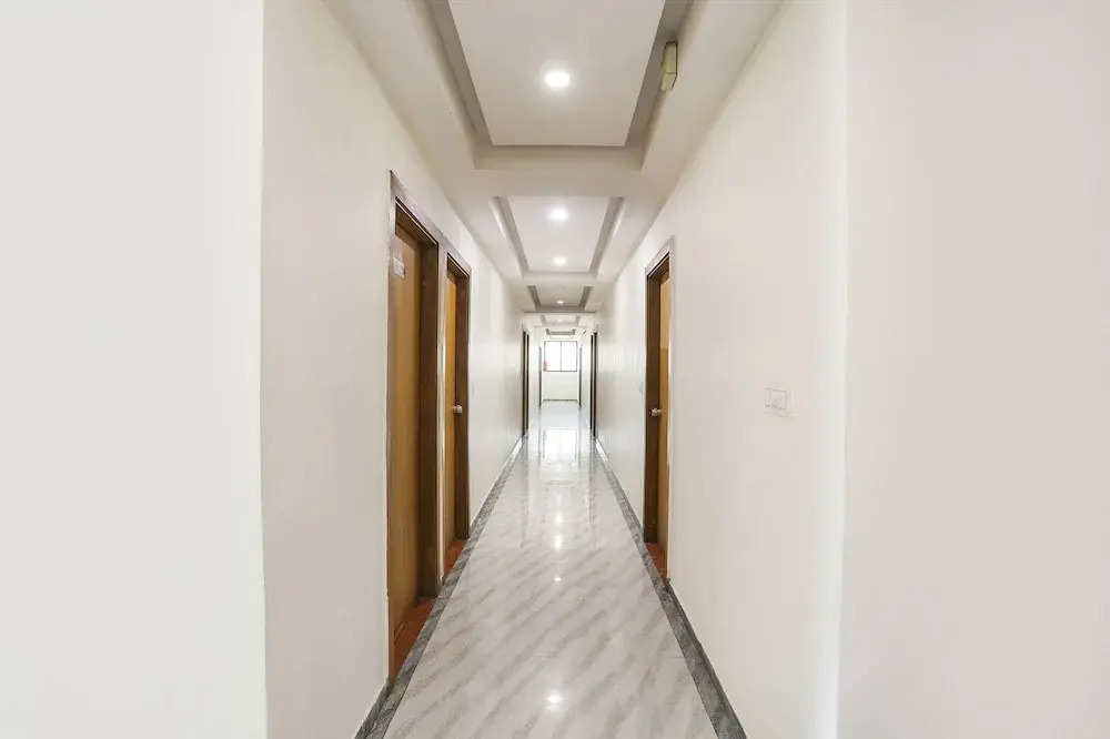 FabHotel Raj Villa - Nr SG Highway