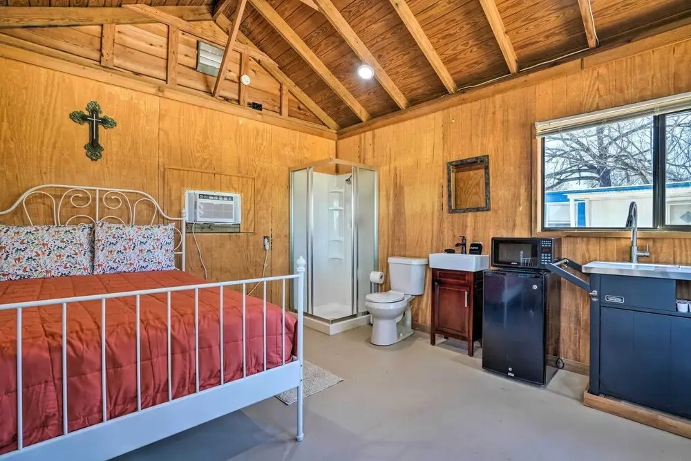Lake Dunlap Studio w/ Shared Boat Ramp, Dock