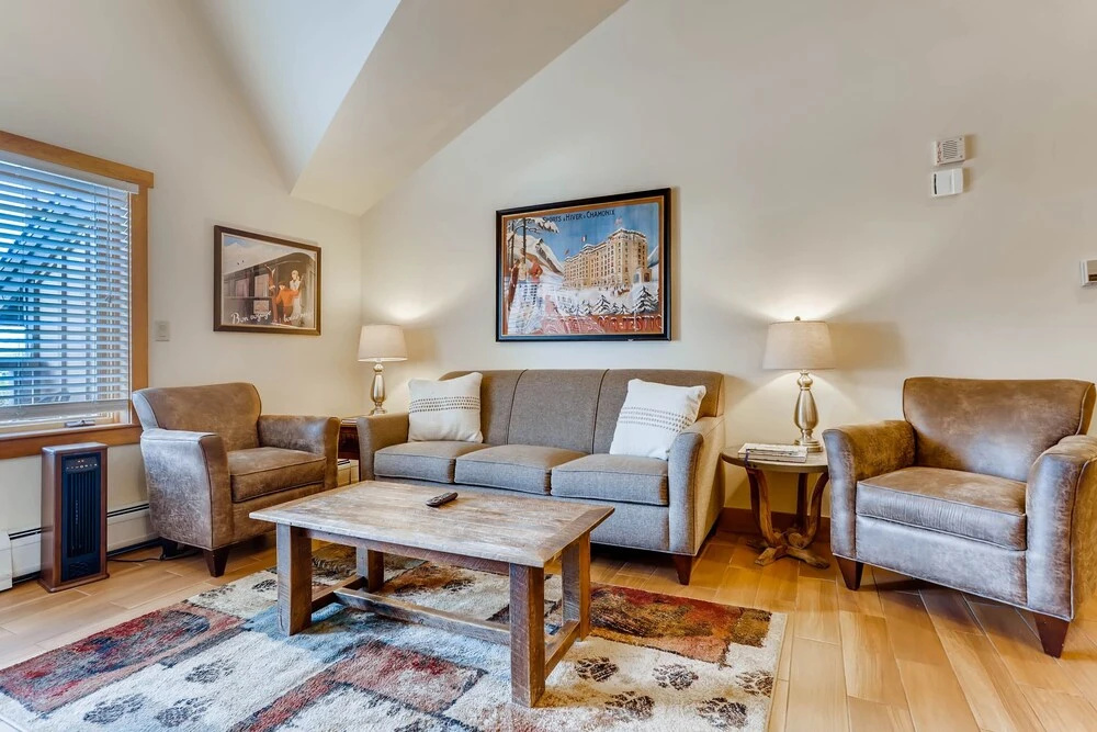 Newly Renovated, 2br Red Hawk Lodge 2301- Kids Ski Free! 2 Bedroom Townhouse by Redawning