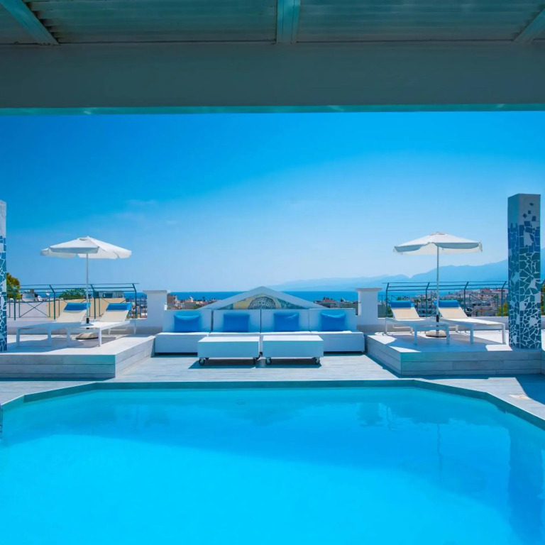 Apollo Apartments