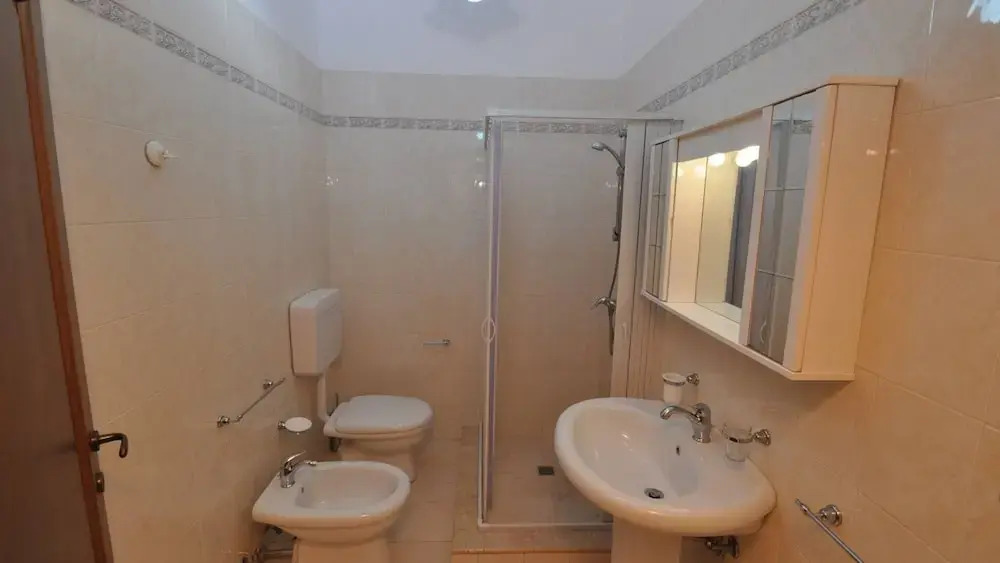 Villa Magnolia 1 Sleeps 8 Close to the sea