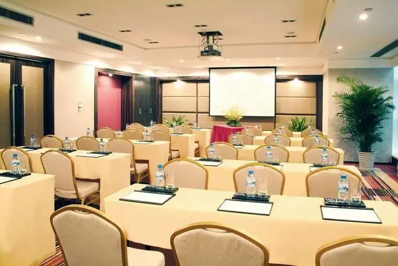Howard Johnson Huaihai Hotel Shanghai