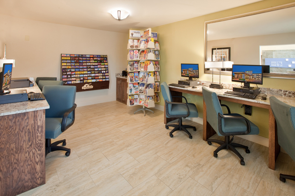 Holiday Inn Express Hotel & Suites Branson 76 Central by IHG