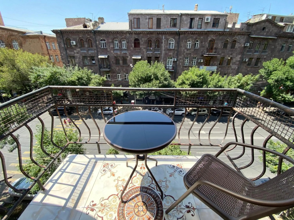 1 bedroom Modern, Sunny apartment in Amiryan street AM104