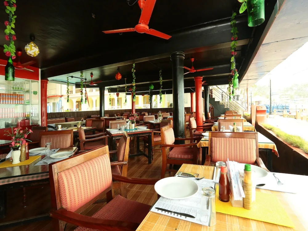 OYO 13590 Saanvi Beach Resort