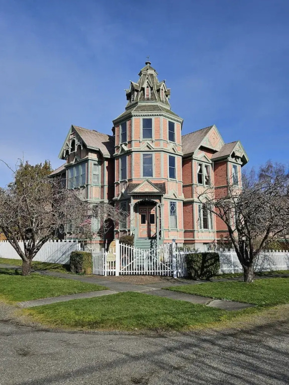 Starrett House