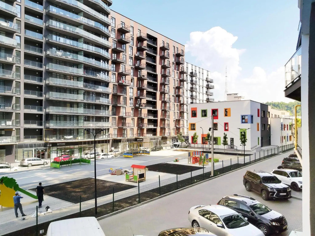 Monro Apartment