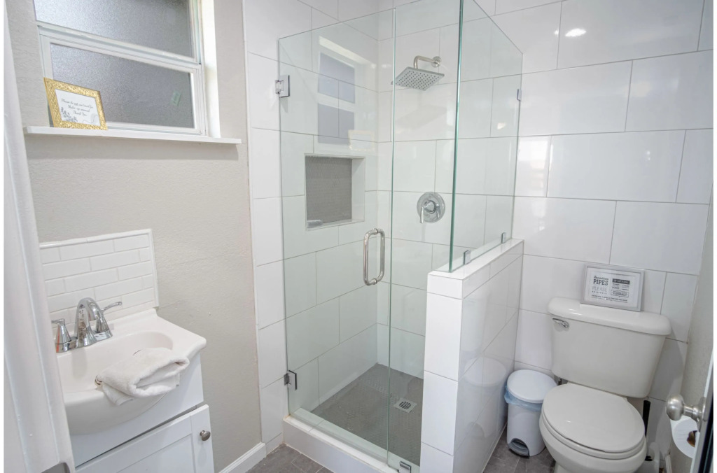 Freshly Remodeled 3BR 2BA Near Fantastic Downtown