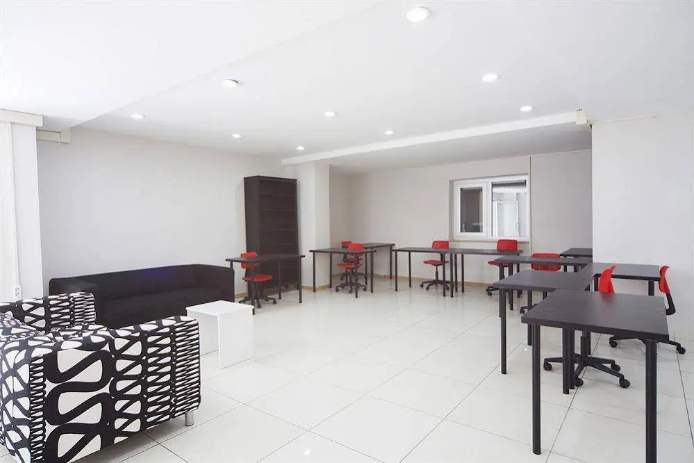 Nil Luxury Academic Apart