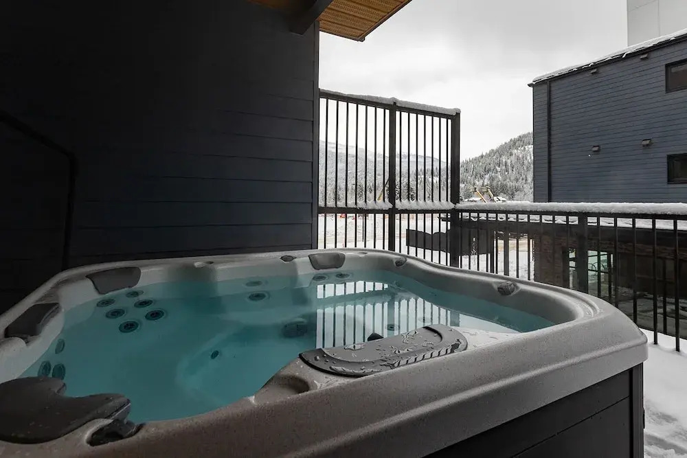 Tally Ho By Revelstoke Vacations