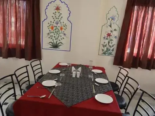 Hotel Dine 11