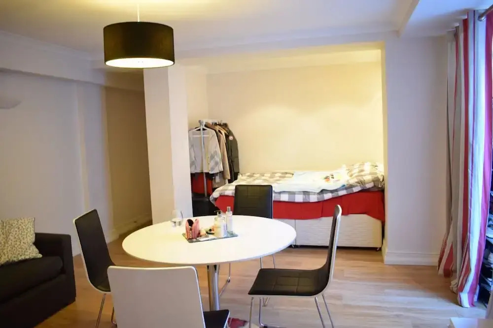 Central Studio Flat Opposite Regent's Park