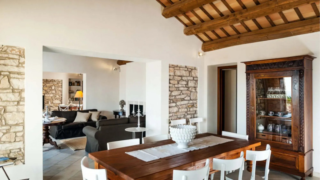 Exclusive villa with pool immersed in the Trapani countryside, at just 15 km from the seaside-VILLA EROICA