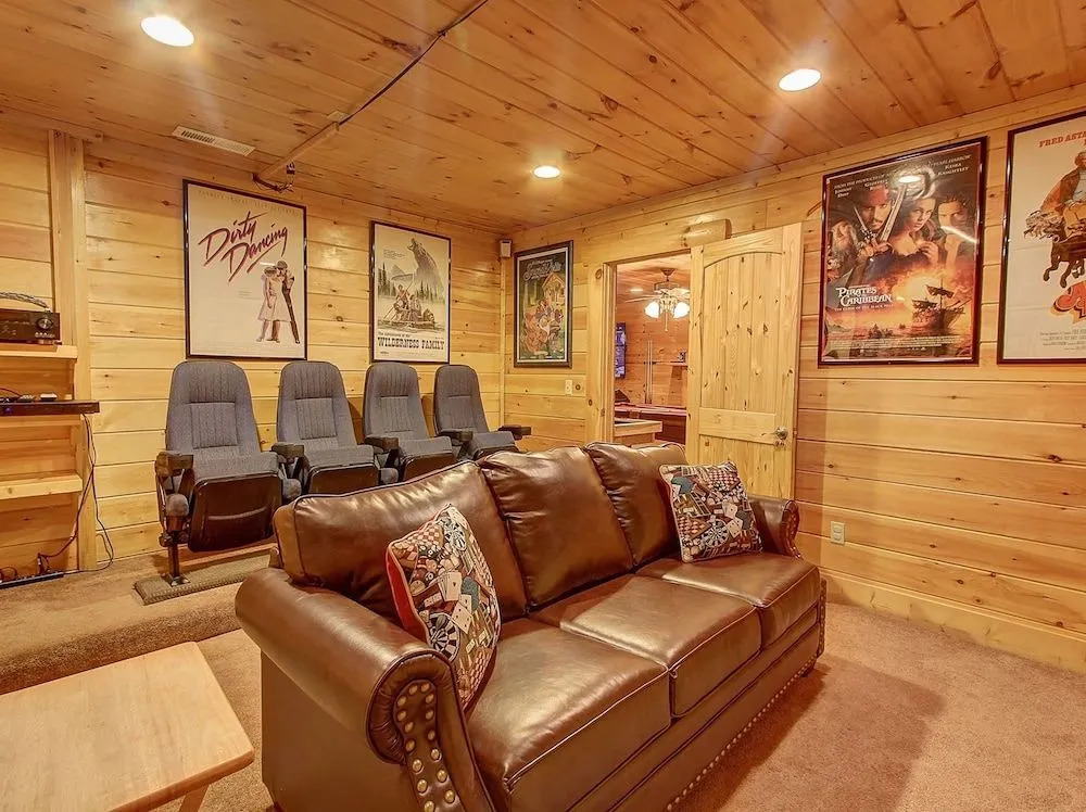 A Players Paradise 3 Bedrooms 3 Bathrooms Cabin