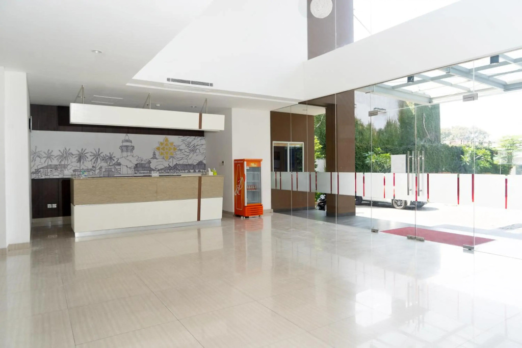 Lynn Hotel Serang