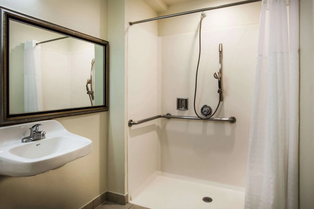 Days Inn & Suites by Wyndham Antioch