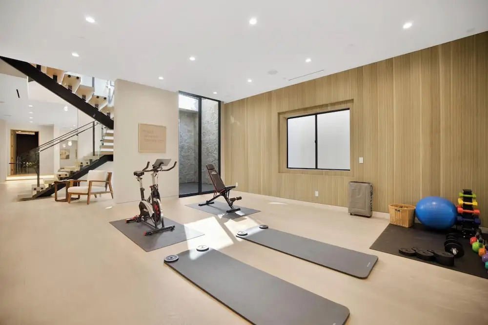 Amestoy Modern: Stunning 4BR Estate With Theater & Gym