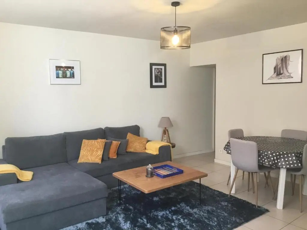 Quartier historique Plein coeur d Ajaccio proche de toutes commodités plage à 150m Grand F2 4 couchages 56 M2