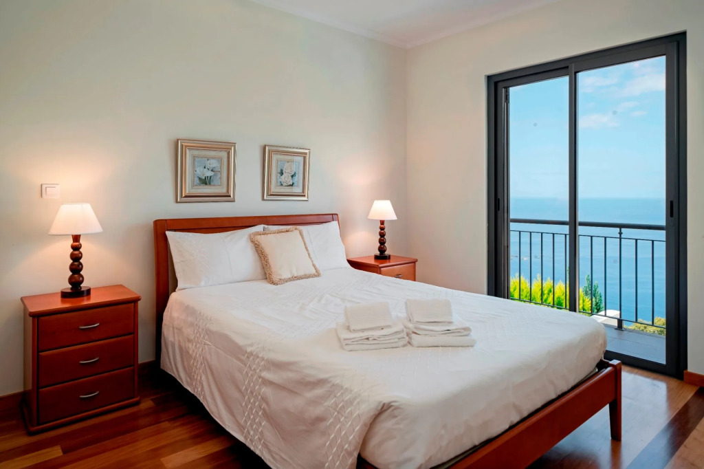 3 bedroom in Calheta, stunning views, private heated pool | Casa Amaro Mar