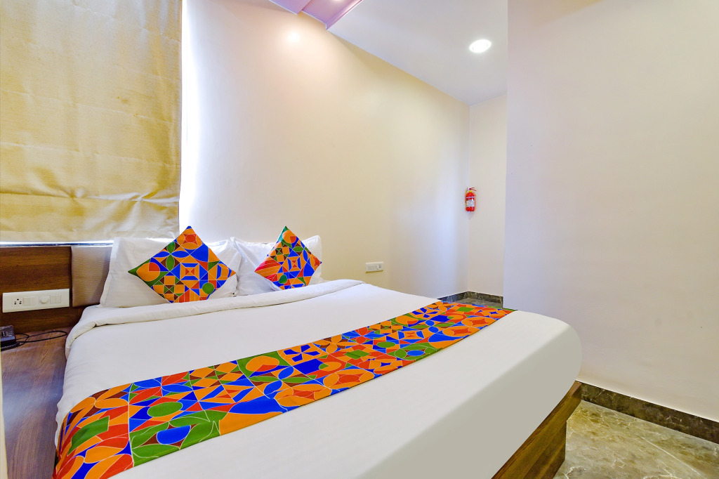 FabHotel Resolute