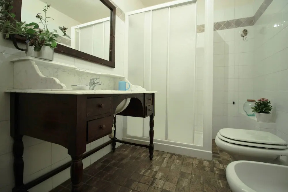 Domus Giorgio Authentic 1600's apt with Stunning Garden and Rooftop