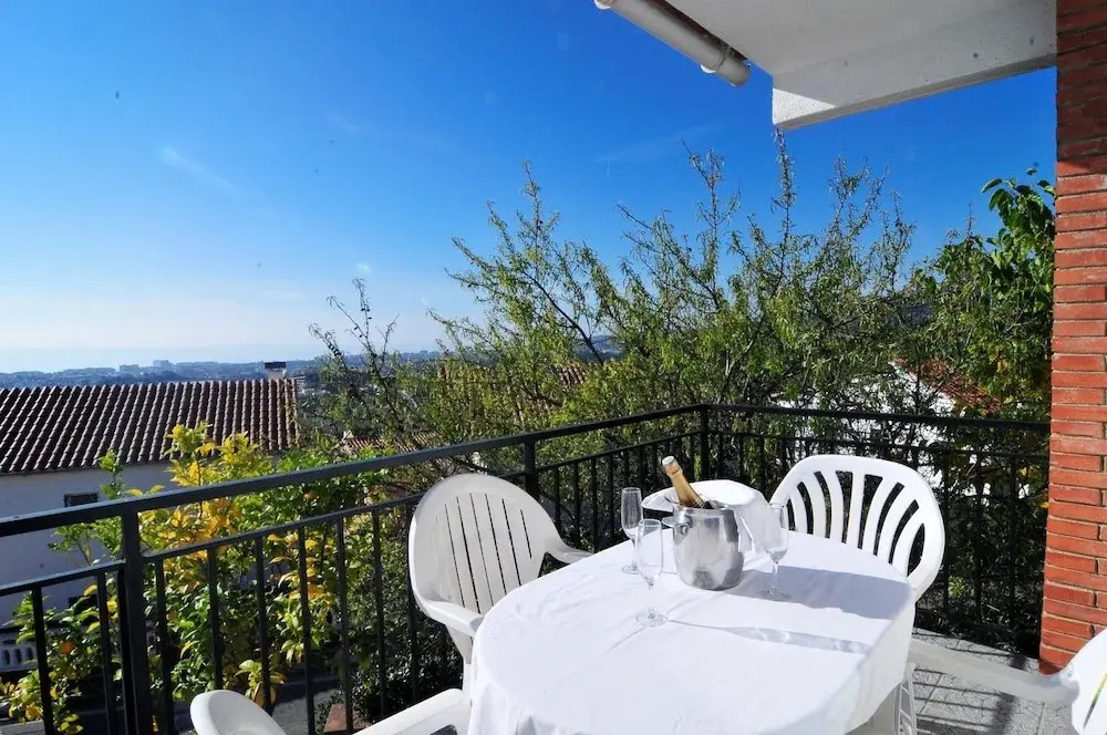 HomeHolidaysRentals Apartamento Blanca - Costa Barcelona
